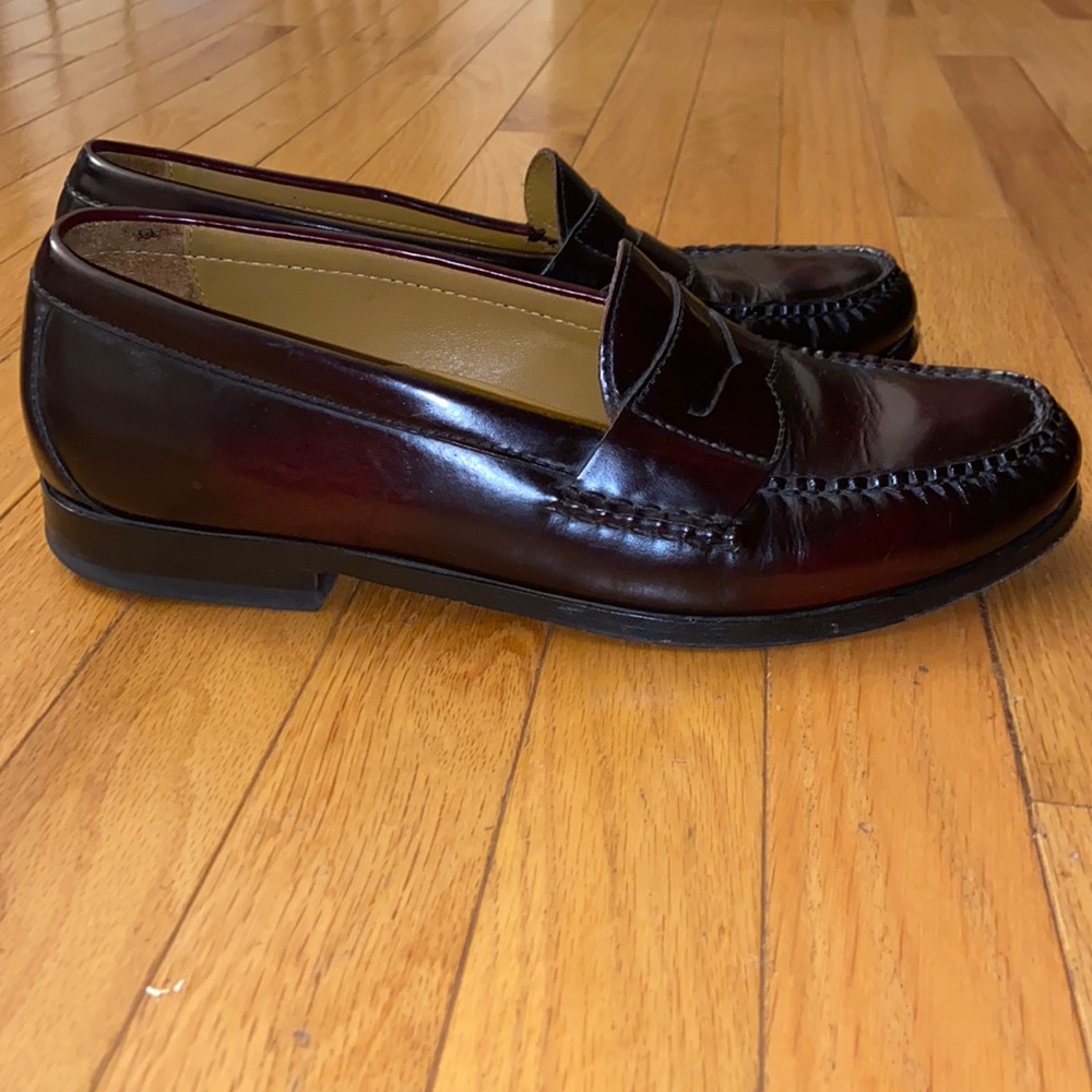 Men’s Size 10 Cole Haan/Nike Air leather loafers.